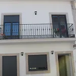 Residencial Kuarenta&um 게스트하우스 3*