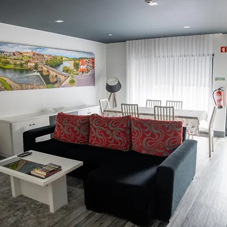 Residencial Kuarenta&um Pensionat Barcelos