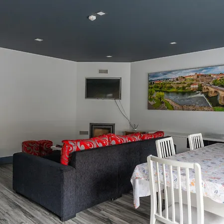 Residencial Kuarenta&um Πανσιόν Barcelos