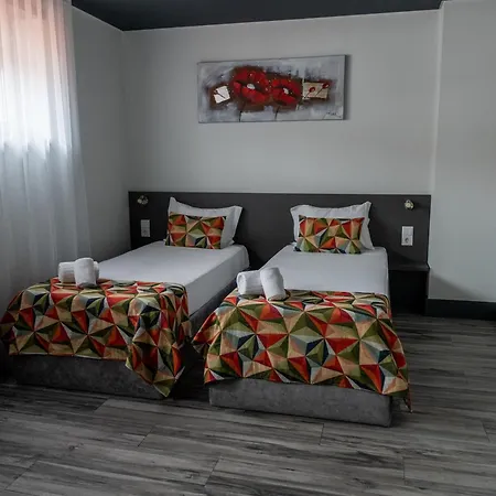 Residencial Kuarenta&um Pensionat 3*