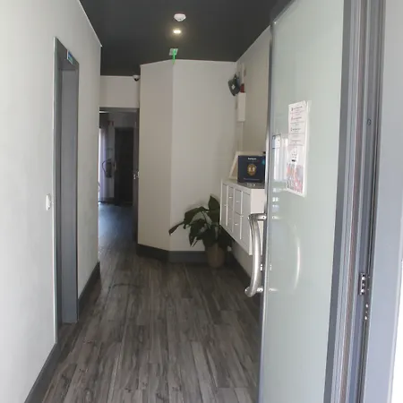 Residencial Kuarenta&um Pensionat Barcelos